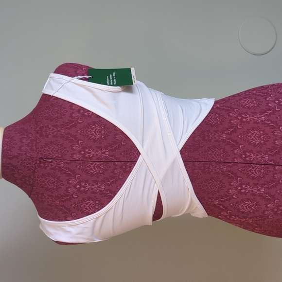 NWT HALARA White Cross Back Crop Top, US M - Picture 2 of 6